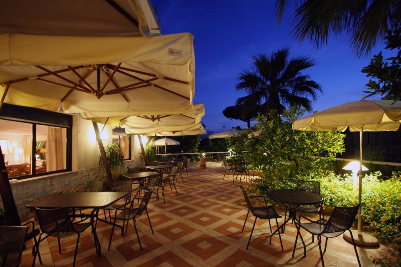 Hotel Alpha سانتّانييلّو المظهر الخارجي الصورة